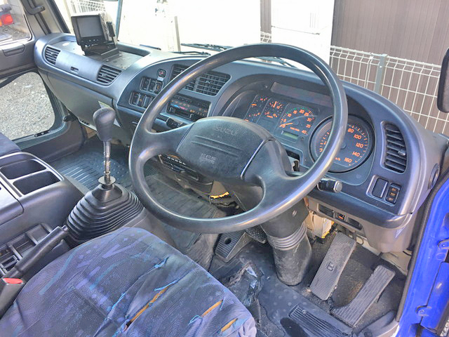 いすゞフォワードアルミウイング中型（4t）[写真34]