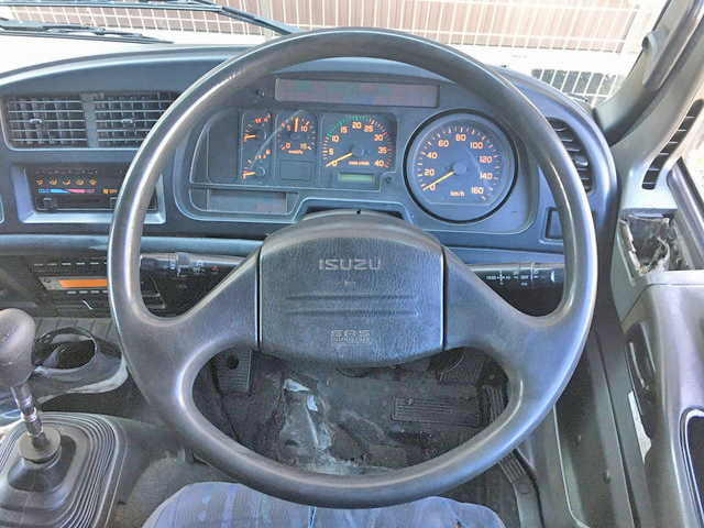 いすゞフォワードアルミウイング中型（4t）[写真35]