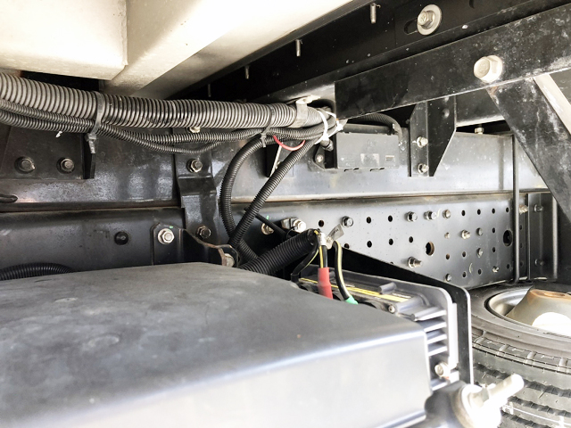 三菱ふそうキャンターアルミウイング小型（2t・3t）[写真12]