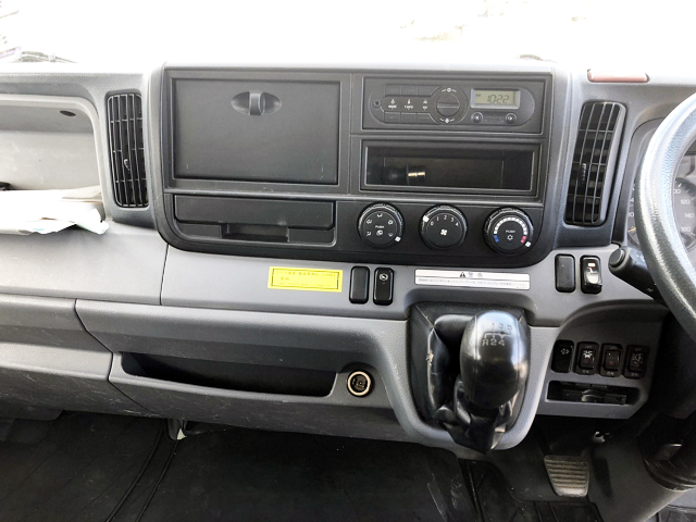 三菱ふそうキャンターアルミウイング小型（2t・3t）[写真23]