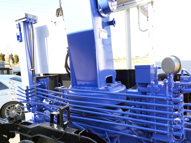 日野レンジャーセルフクレーン4段増トン（6t・8t）[写真27]