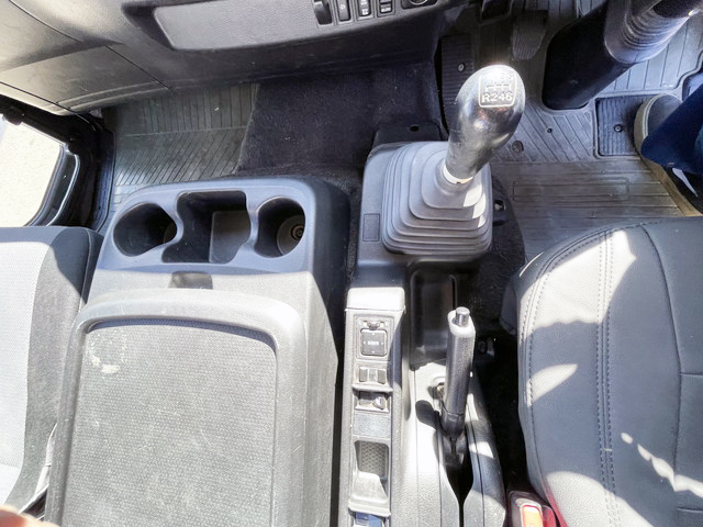 日野レンジャーセルフクレーン4段増トン（6t・8t）[写真32]