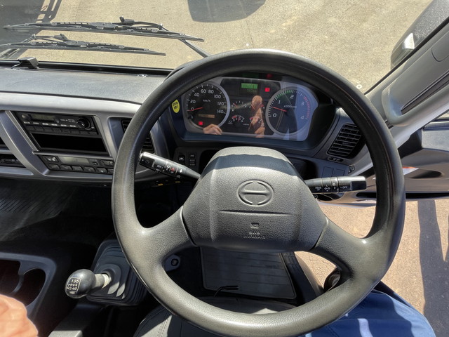 日野レンジャーセルフクレーン4段増トン（6t・8t）[写真34]