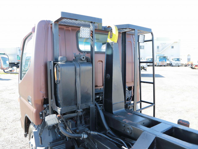 三菱ふそうキャンターコンテナ専用車小型（2t・3t）[写真07]