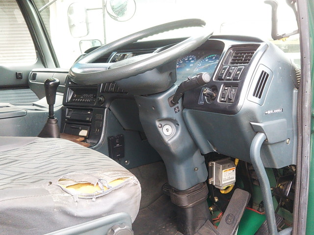 UDトラックスビッグサムアルミブロック大型（10t）[写真31]