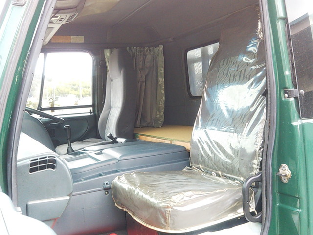 UDトラックスビッグサムアルミブロック大型（10t）[写真32]