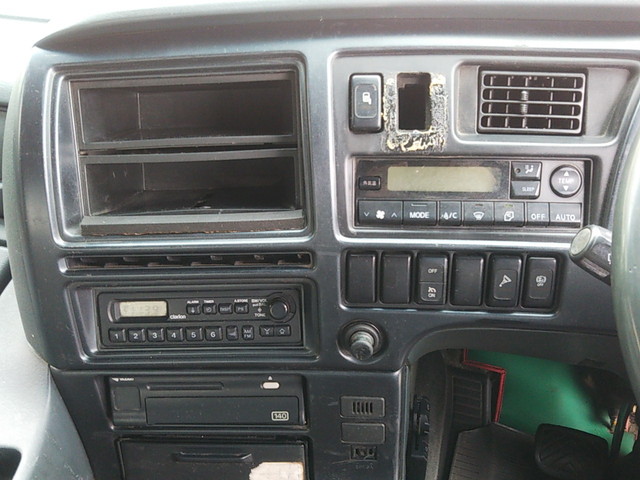 UDトラックスビッグサムアルミブロック大型（10t）[写真36]