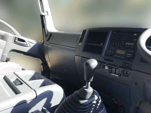 いすゞフォワードアルミブロック中型（4t）[写真24]