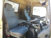 いすゞフォワード幌ウイング中型（4t）[写真26]