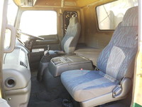 いすゞフォワード幌ウイング中型（4t）[写真28]