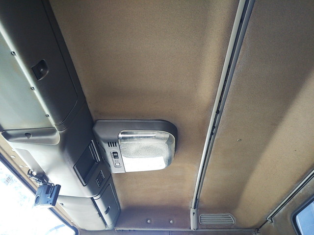 いすゞフォワード幌ウイング中型（4t）[写真31]