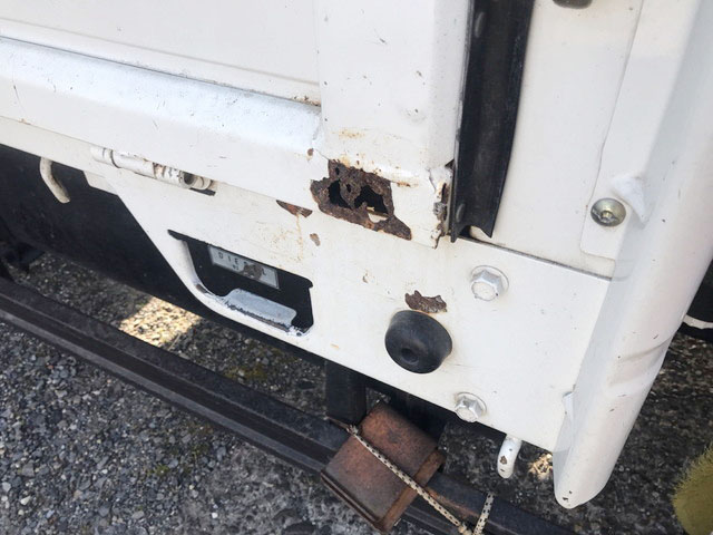 三菱ふそうキャンターユニック4段小型（2t・3t）[写真06]