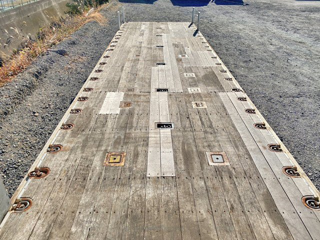 UDトラックスクオンアルミブロック大型（10t）[写真11]