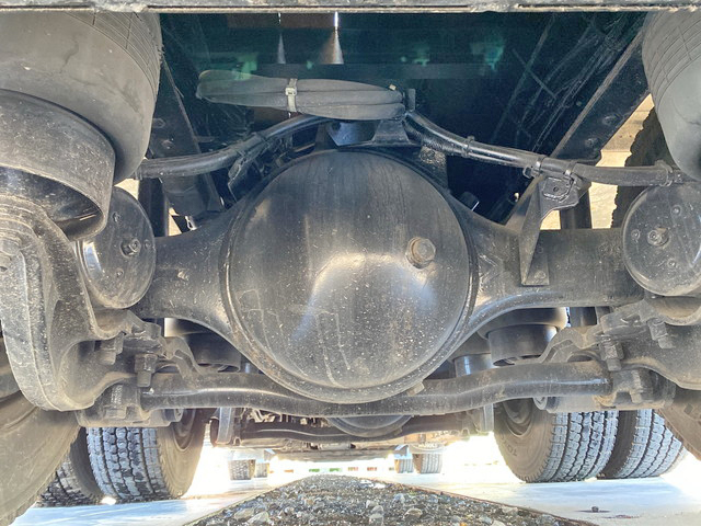 UDトラックスクオンアルミブロック大型（10t）[写真23]