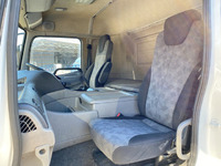 UDトラックスクオンアルミブロック大型（10t）[写真30]