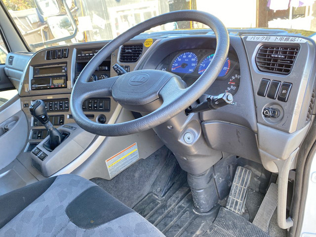 UDトラックスクオンアルミブロック大型（10t）[写真33]