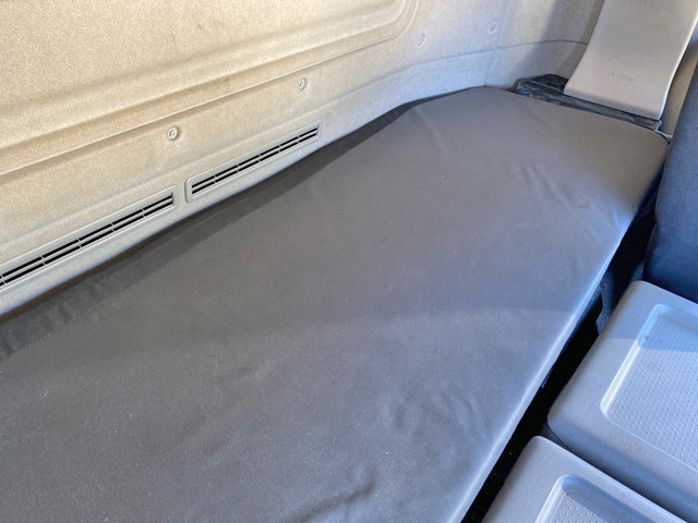 UDトラックスクオンアルミブロック大型（10t）[写真34]