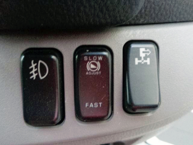 三菱ふそうキャンタークレーン5段小型（2t・3t）[写真18]