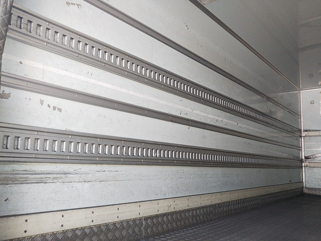 日野レンジャー冷凍車（冷蔵車）中型（4t）[写真12]