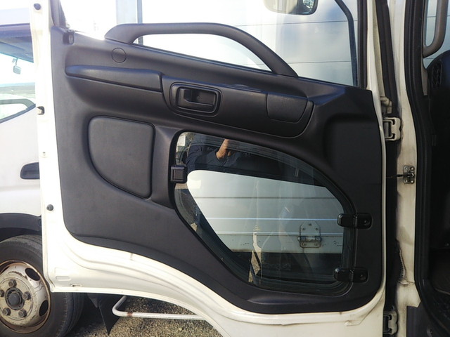 日野レンジャー冷凍車（冷蔵車）中型（4t）[写真28]