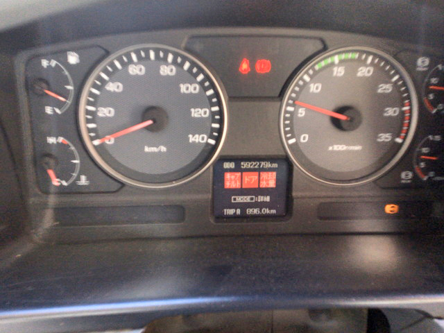 三菱ふそうファイターアルミブロック中型（4t）[写真36]