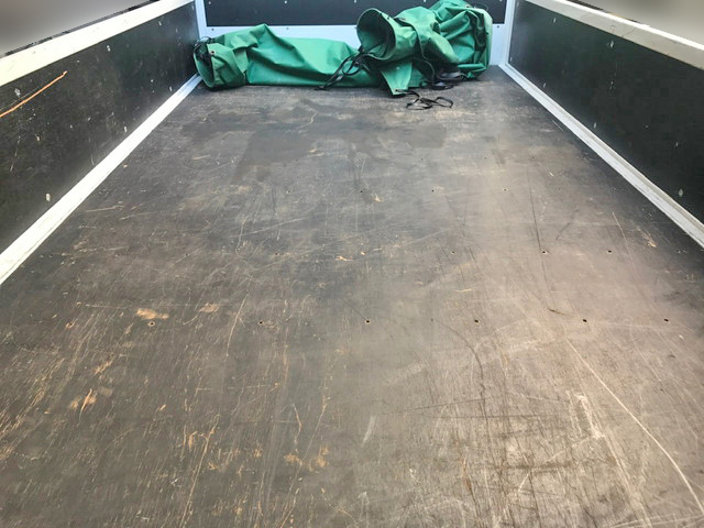 日産アトラス平ボディ小型（2t・3t）[写真11]