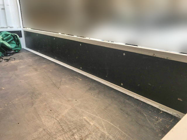 日産アトラス平ボディ小型（2t・3t）[写真12]