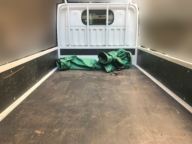 日産アトラス平ボディ小型（2t・3t）[写真09]