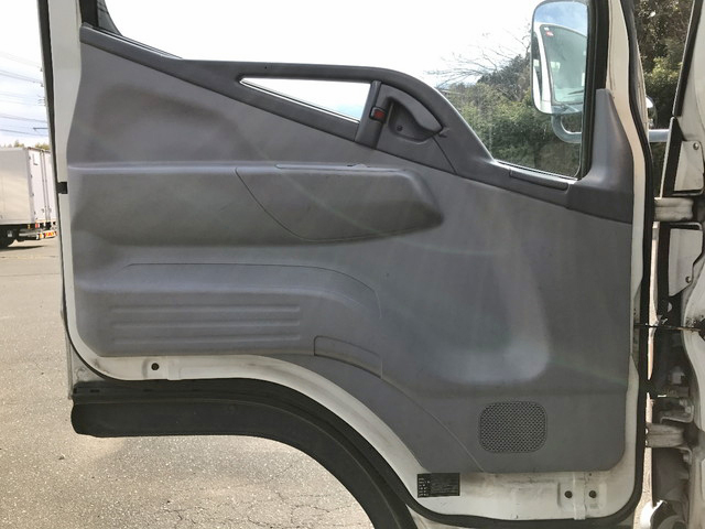 三菱ふそうキャンターアルミウイング小型（2t・3t）[写真29]