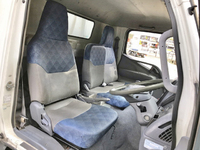 三菱ふそうキャンターアルミウイング小型（2t・3t）[写真31]