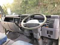 三菱ふそうキャンターアルミウイング小型（2t・3t）[写真34]