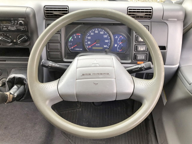 三菱ふそうキャンターアルミウイング小型（2t・3t）[写真38]