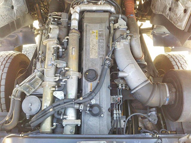 いすゞギガトレーラーヘッド（トラクターヘッド）大型（10t）[写真17]