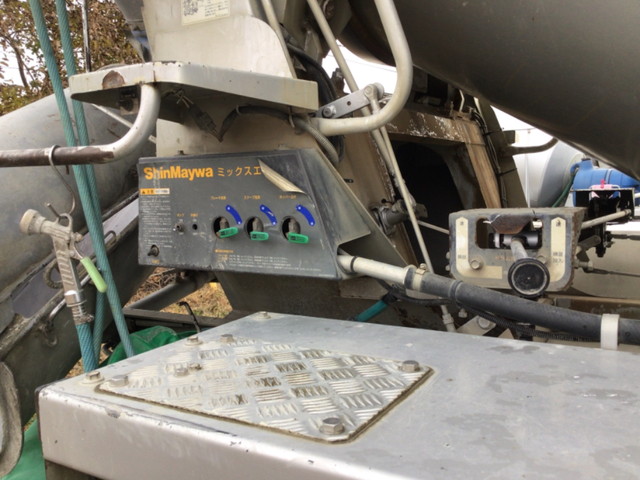 日野プロフィアミキサー車（コンクリートミキサー）大型（10t）[写真10]