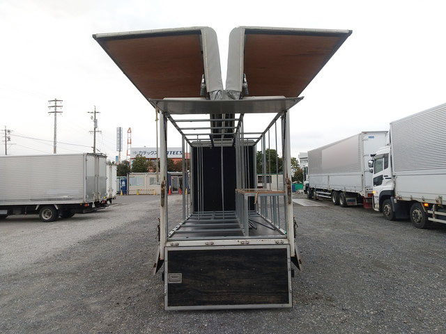いすゞエルフ幌ウイング小型（2t・3t）[写真10]