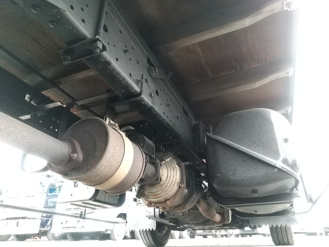 いすゞエルフ幌ウイング小型（2t・3t）[写真12]