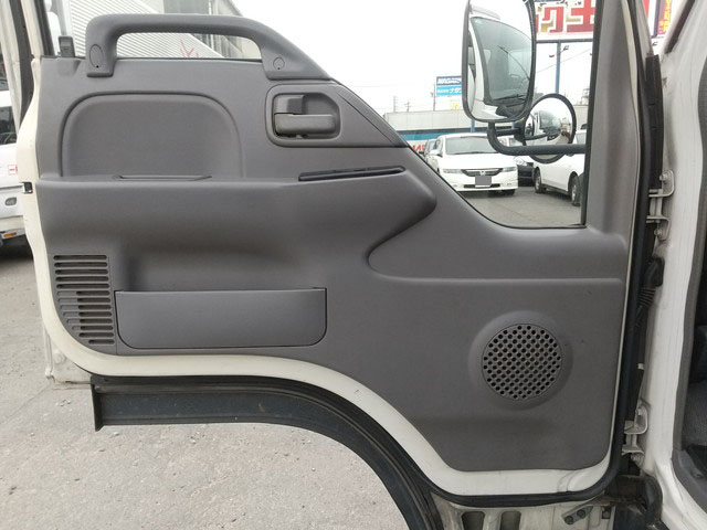 いすゞエルフ幌ウイング小型（2t・3t）[写真22]