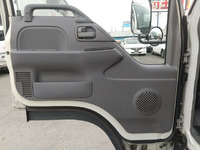 いすゞエルフ幌ウイング小型（2t・3t）[写真22]