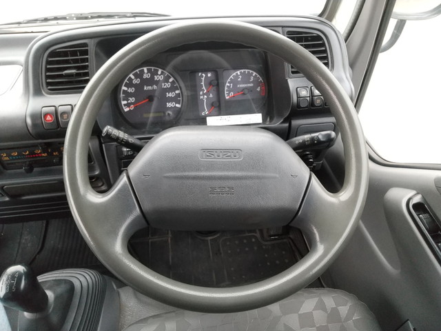 いすゞエルフ幌ウイング小型（2t・3t）[写真30]