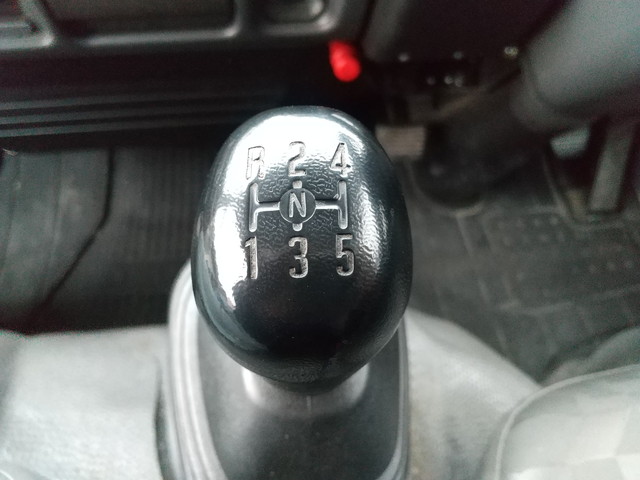 いすゞエルフ幌ウイング小型（2t・3t）[写真32]