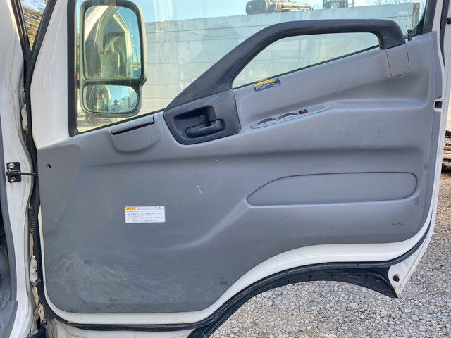 日野デュトロクレーン3段小型（2t・3t）[写真31]