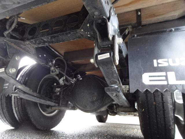 いすゞエルフ平ボディ小型（2t・3t）[写真27]