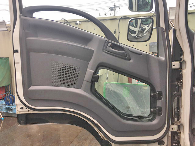 いすゞフォワードクレーン4段増トン（6t・8t）[写真28]