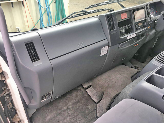 いすゞフォワードクレーン4段増トン（6t・8t）[写真30]