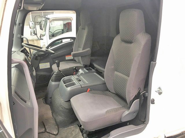 いすゞフォワードクレーン4段増トン（6t・8t）[写真31]