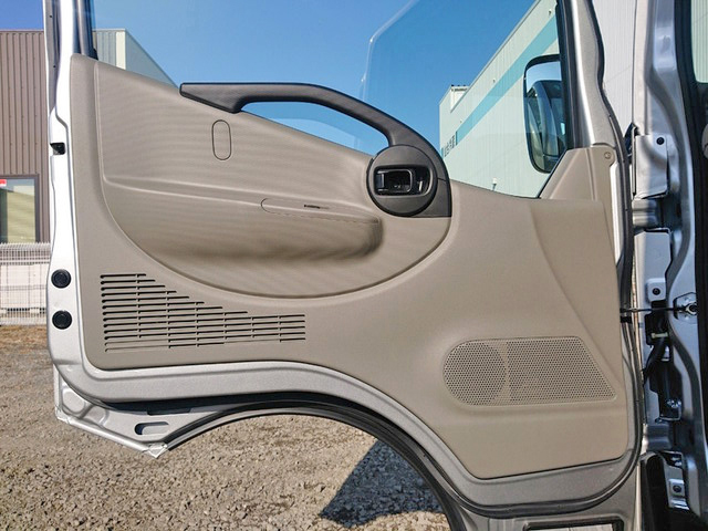 日産アトラス平ボディ小型（2t・3t）[写真23]