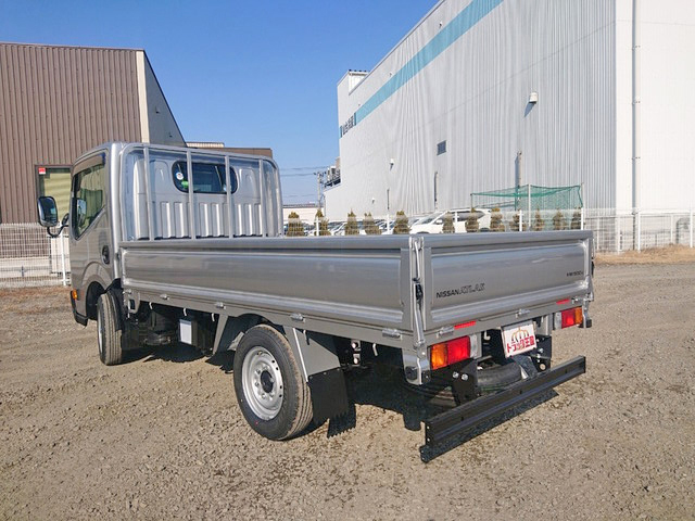 日産アトラス平ボディ小型（2t・3t）[写真04]