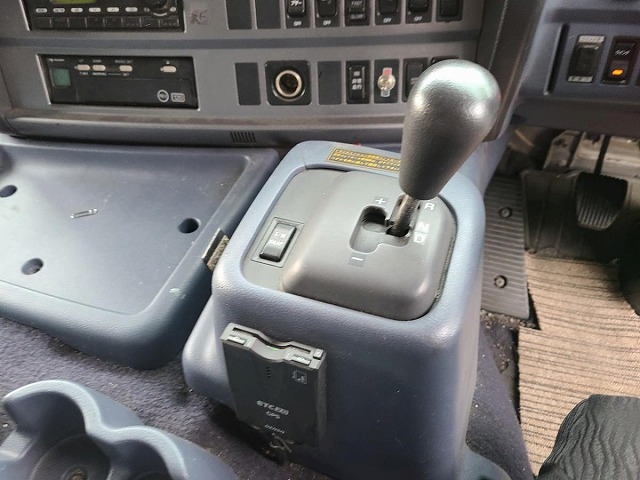 日野プロフィアアルミウイング大型（10t）[写真30]