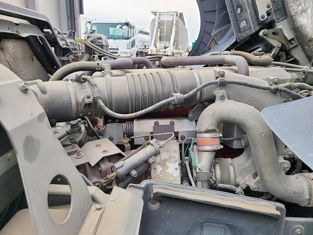 日野プロフィアアルミウイング大型（10t）[写真38]