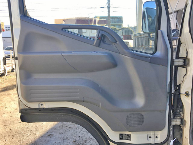 三菱ふそうキャンタークレーン5段小型（2t・3t）[写真29]